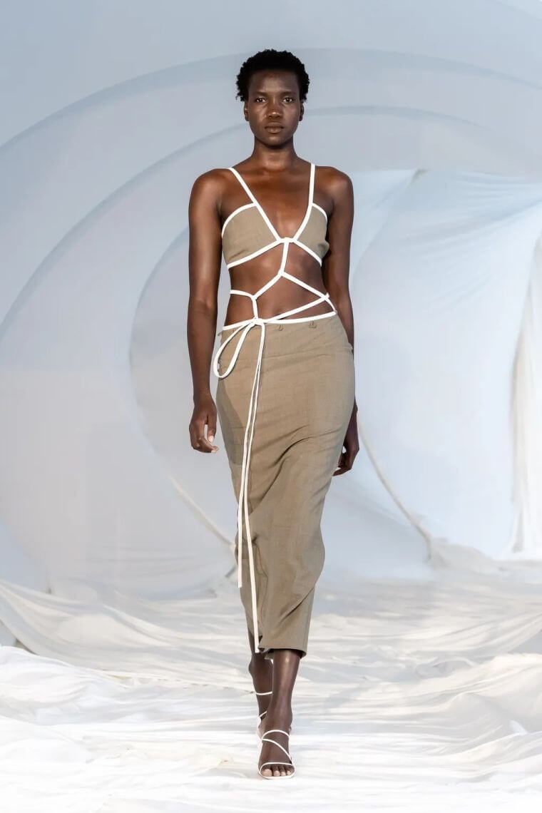 19. Set in neutral color with white thongs