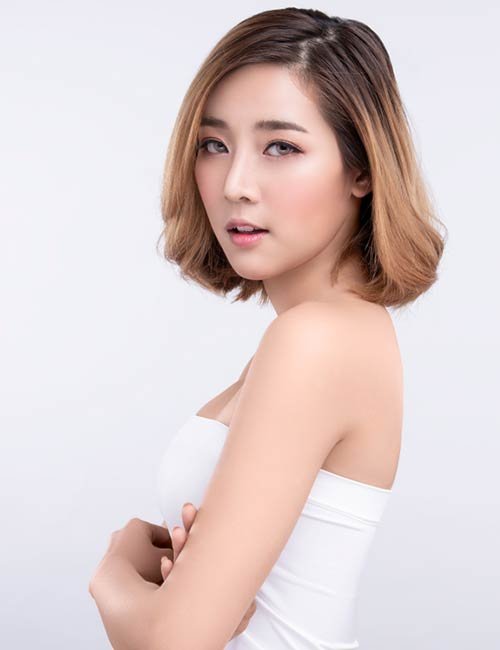 Korean Short Hair With a Deep Side Part