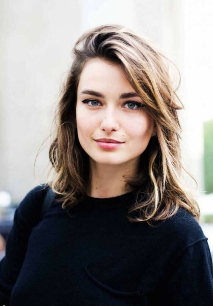 40 Fashionable Chin-Length Haircuts for Women